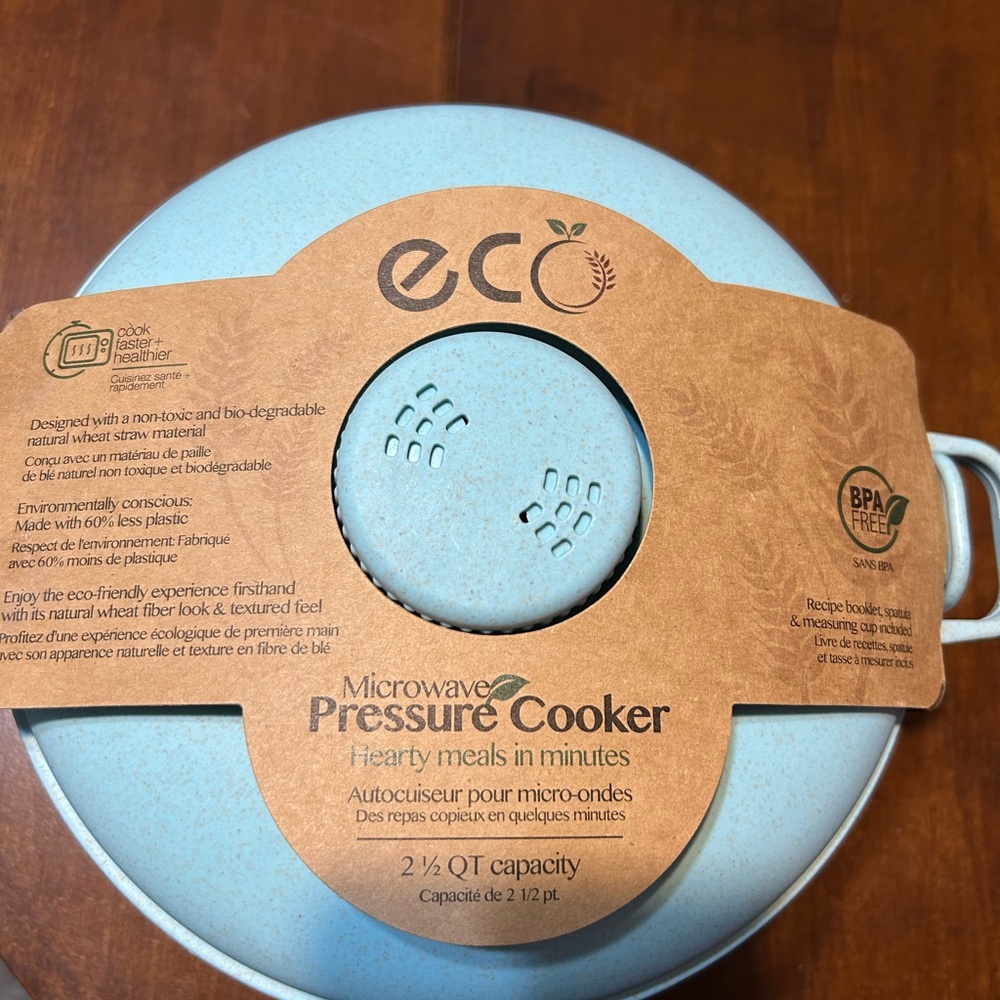 Eco Microwave Pressure Cooker in Light Blue